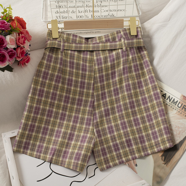 Pantaloni scurti in carouri model lat cu curea