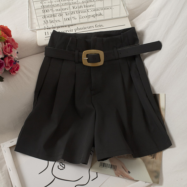 Pantaloni scurti in carouri model lat cu curea