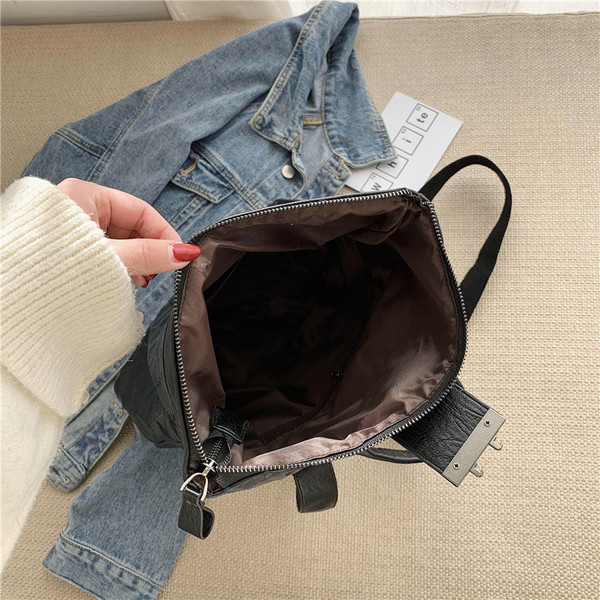 Rucsac de dama modern din piele ecologica cu element metalic