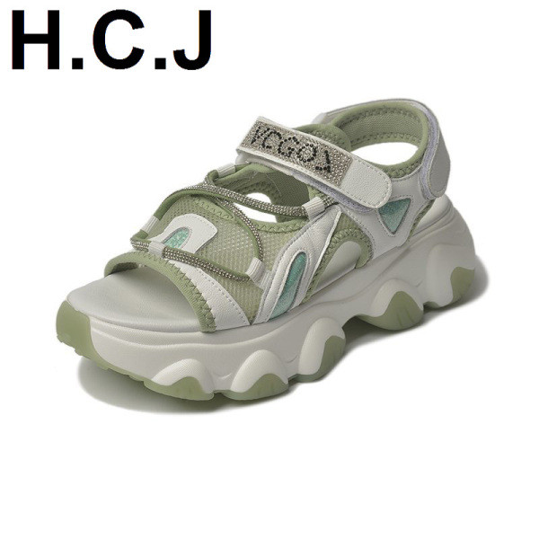 Sport-alkalmi női szandál magas durva talppal