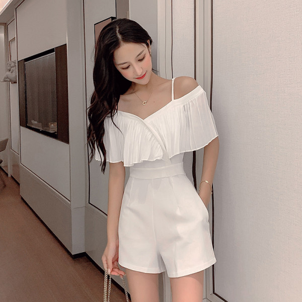 Salopetă de damă modernă cu umerii goi și decolteu spitz