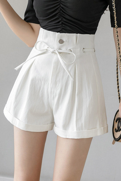 Sieviešu šorti ar saitēm un augstu vidukli