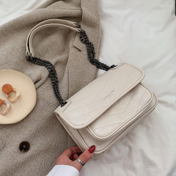 Sieviešu ikdienas somas vienkāršs modelis