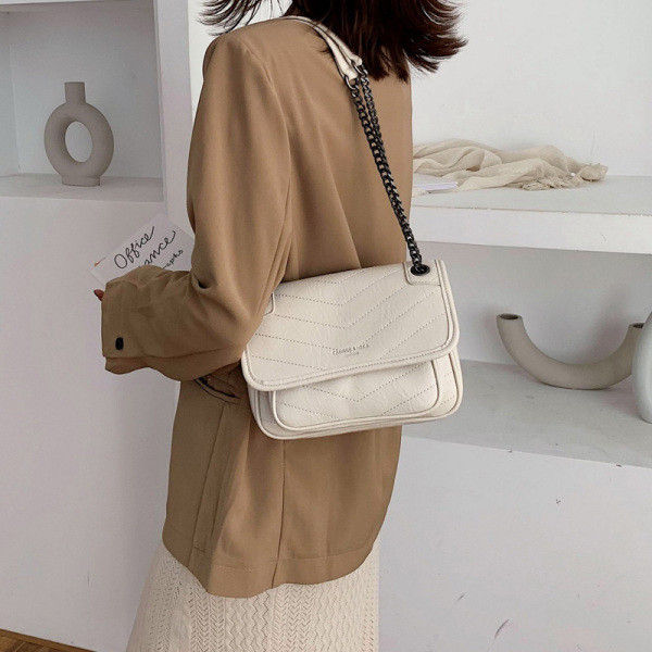 Sieviešu ikdienas somas vienkāršs modelis