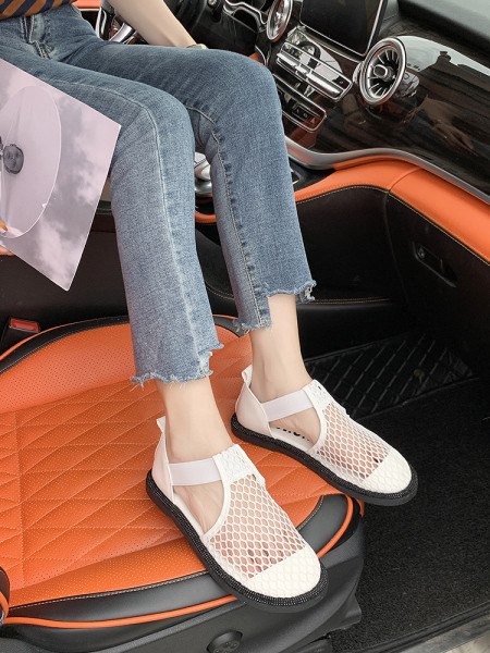 Naiste vabaaja sandaalid lameda tallaga