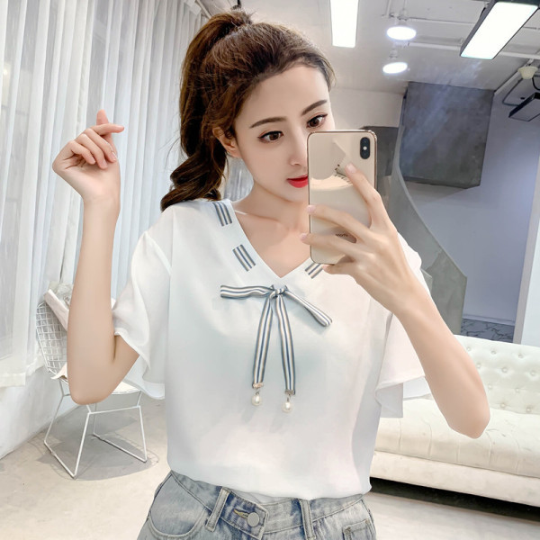 Lai naiste lühikeste varrukate ja paelaga pluus