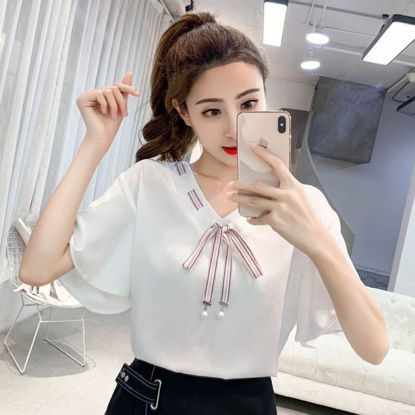 Lai naiste lühikeste varrukate ja paelaga pluus