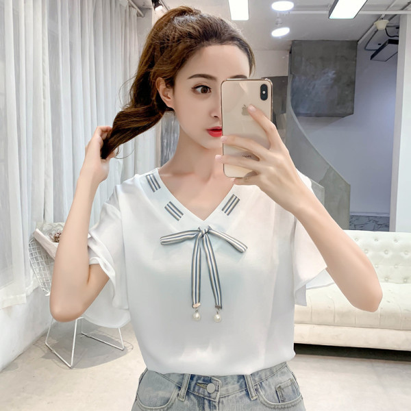 Lai naiste lühikeste varrukate ja paelaga pluus