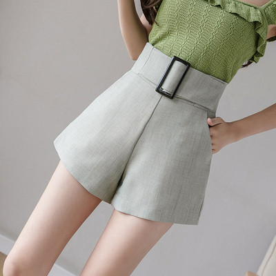 Къси дамски панталони с висока талия и голяма катарама