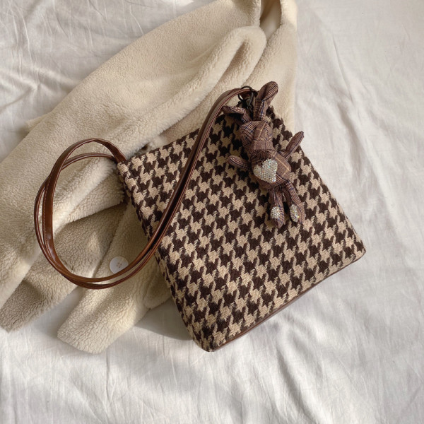 Geanta de dama actuala model lat cu manere lungi