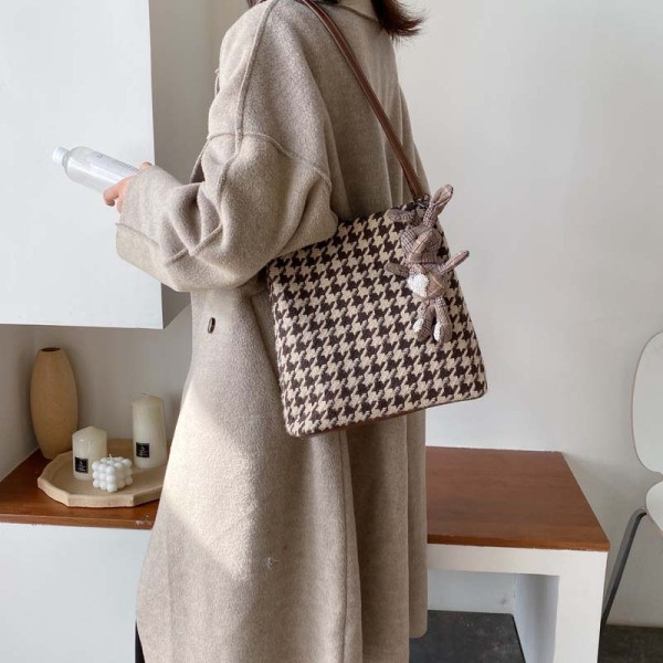 Geanta de dama actuala model lat cu manere lungi