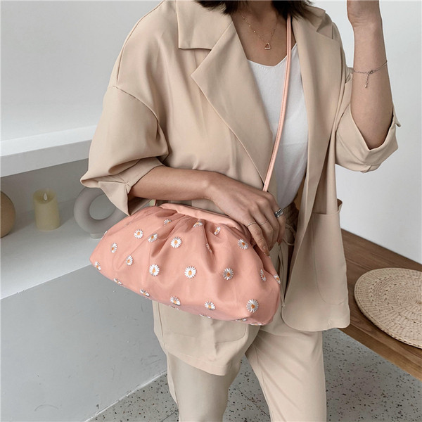 Moodne naiste kott lillelise õige laia mudeliga