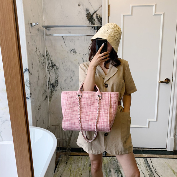 Geanta de dama moderna model lat cu maner scurt