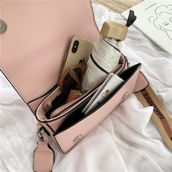 Mini geanta de dama moderna cu ochiuri si maner lat