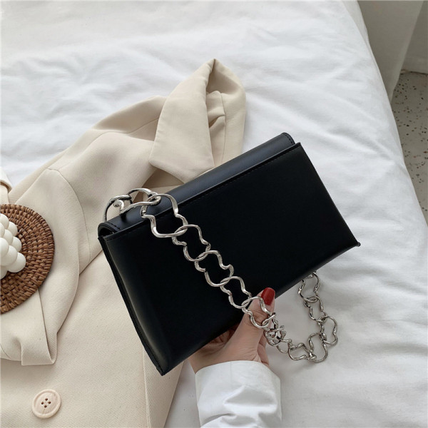 Geanta dama din piele ecologica pura model cu maner metalic