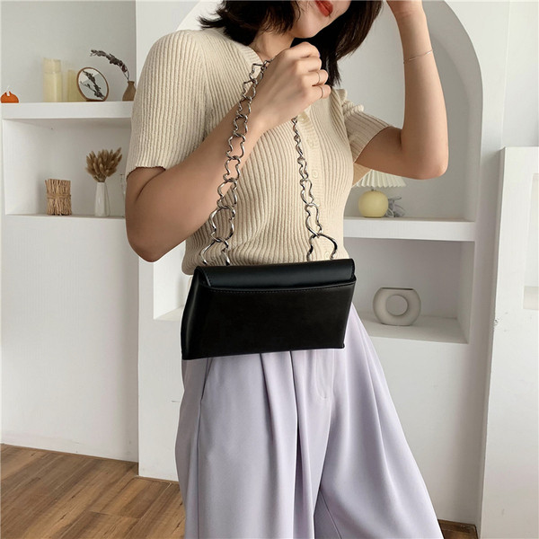 Geanta dama din piele ecologica pura model cu maner metalic