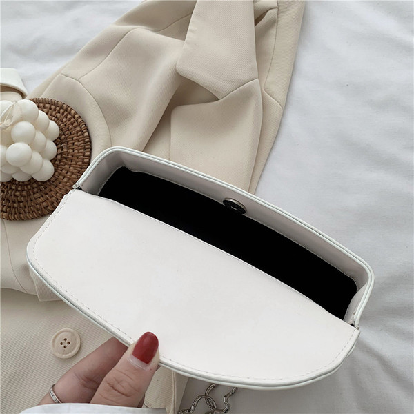 Geanta dama din piele ecologica pura model cu maner metalic