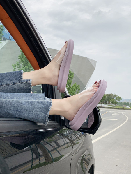 Papuci de dama cu talpa inalta si curea din silicon