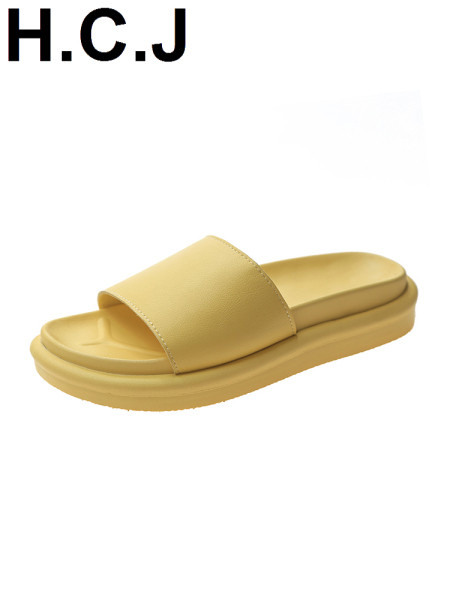 Papuci de dama cu bareta de piele si talpa inalta