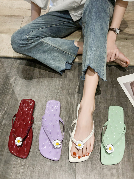 Papuci casual de dama peste deget cu decor 3D in forma de floare