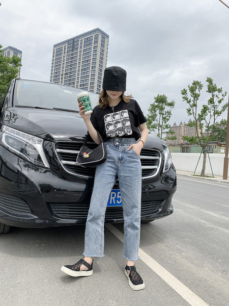 Naiste vabaaja kingad pahkluu kummiga