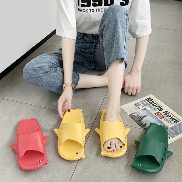 Papuci de dama cu element 3D potriviti pentru plaja