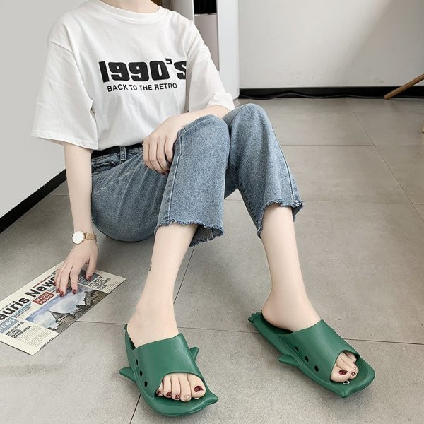 Papuci de dama cu element 3D potriviti pentru plaja