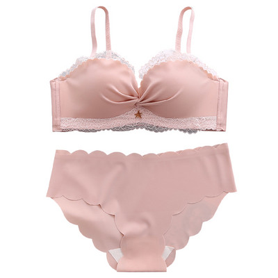 Set de lenjerie de damă elegant din două piese cu dantelă