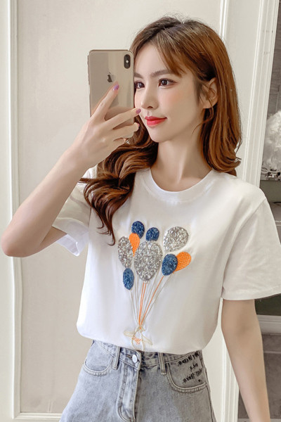 Moodne naiste t-särk litrite ja tikanditega