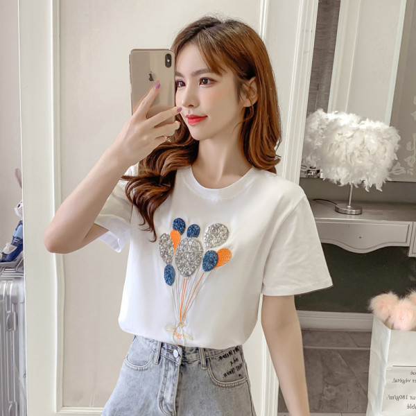 Moodne naiste t-särk litrite ja tikanditega