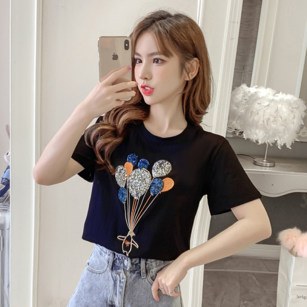 Moodne naiste t-särk litrite ja tikanditega