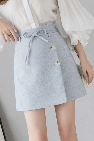 Fusta de dama moderna cu panglica si nasturi