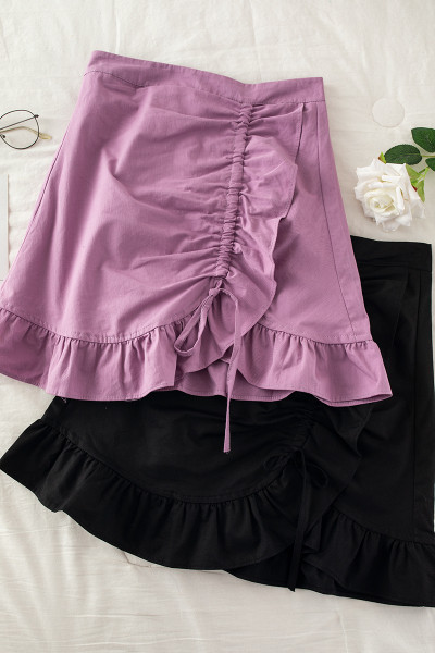 Praegune kõrge vöökoha ja lipsudega naiste seelik