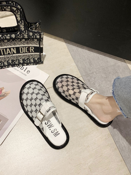 Papuci de damă cu aplicație și talpă plată