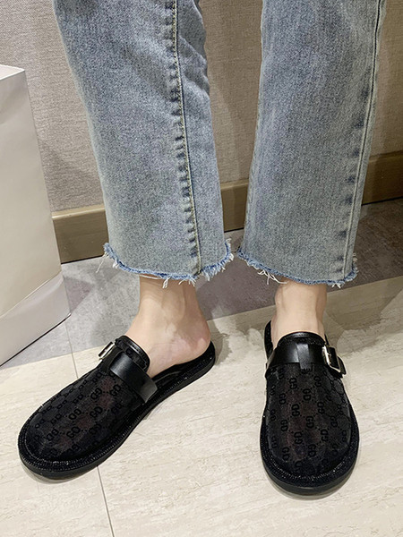 Papuci de damă cu aplicație și talpă plată