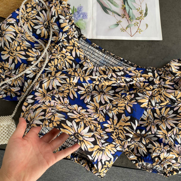 Bluză de damă modernă cu model floral și mâneci bufante