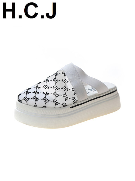 Model nou de papuci de damă cu talpă plată înaltă