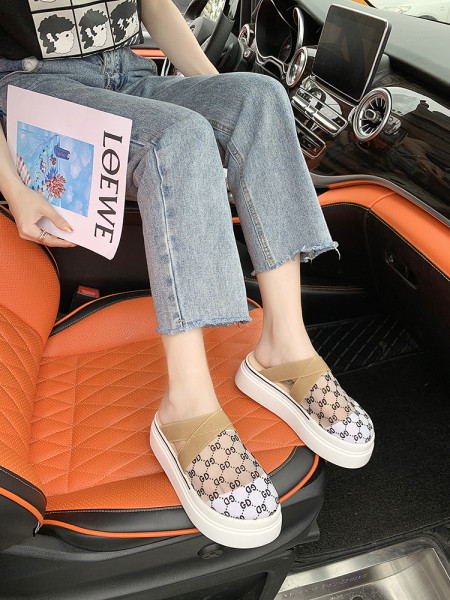 Model nou de papuci de damă cu talpă plată înaltă