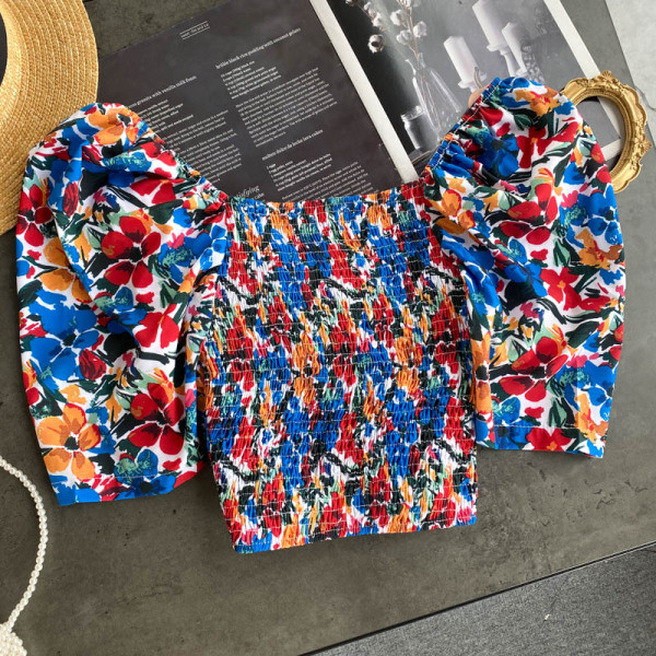 Bluza de dama scurta actuala cu model floral