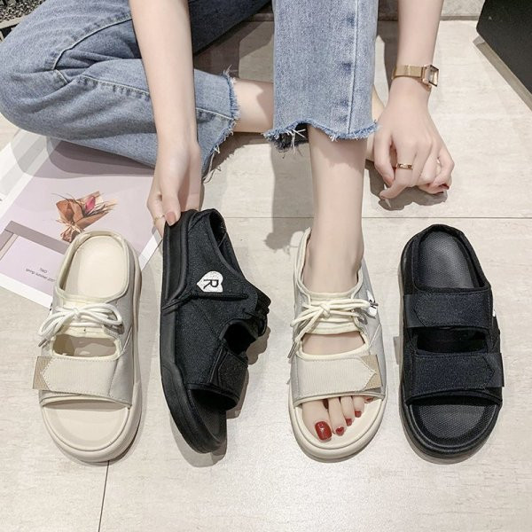 Sieviešu čības ar saišu elementu