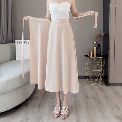 Naiste pikk seelik kõrge vöökoha ja lipsudega