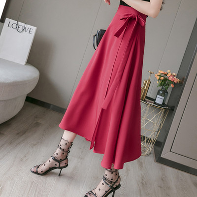 Naiste pikk seelik kõrge vöökoha ja lipsudega