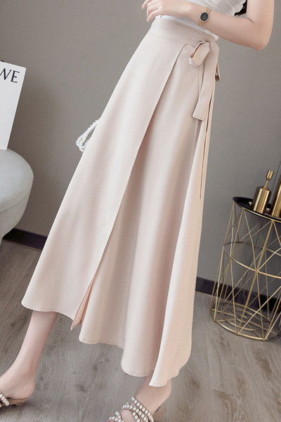 Naiste pikk seelik kõrge vöökoha ja lipsudega