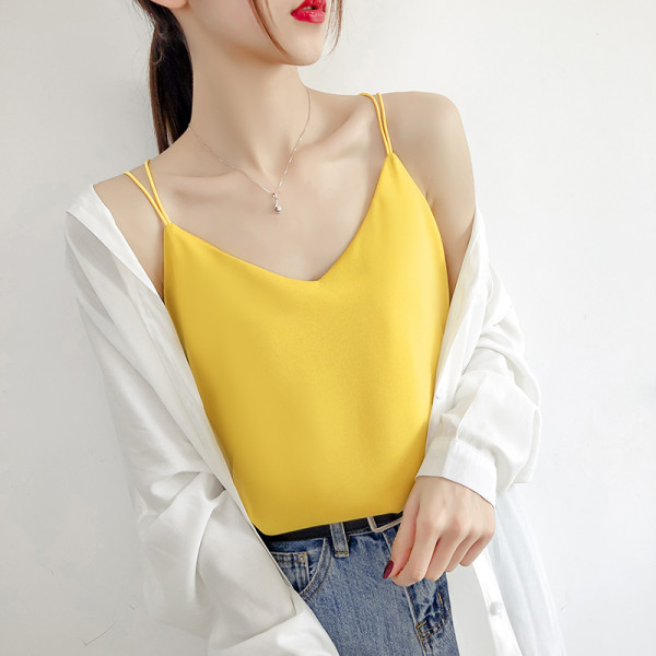 Maieu modern de damă, cu bretele subțiri și decolteu spitz