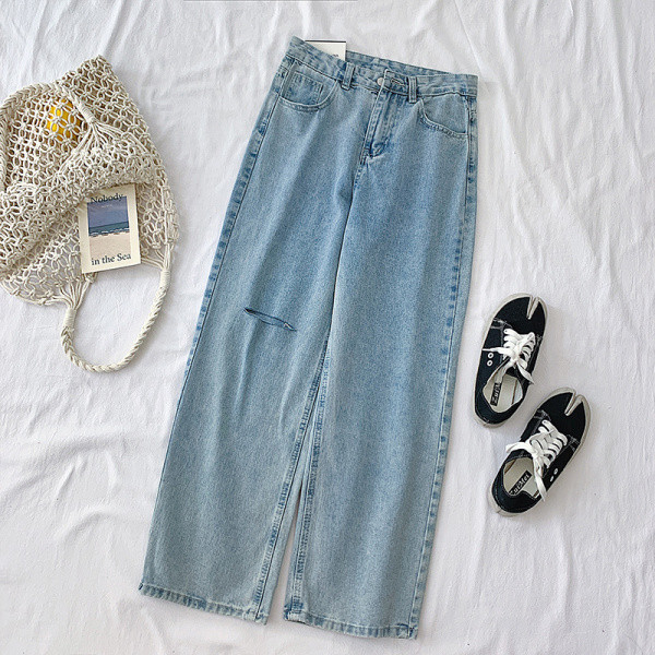 Moodsad kõrge vöökohaga naiste teksad - kaks mudelit