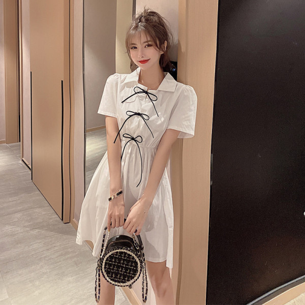 Rochie de damă din șifon cu mâneci scurte și panglici