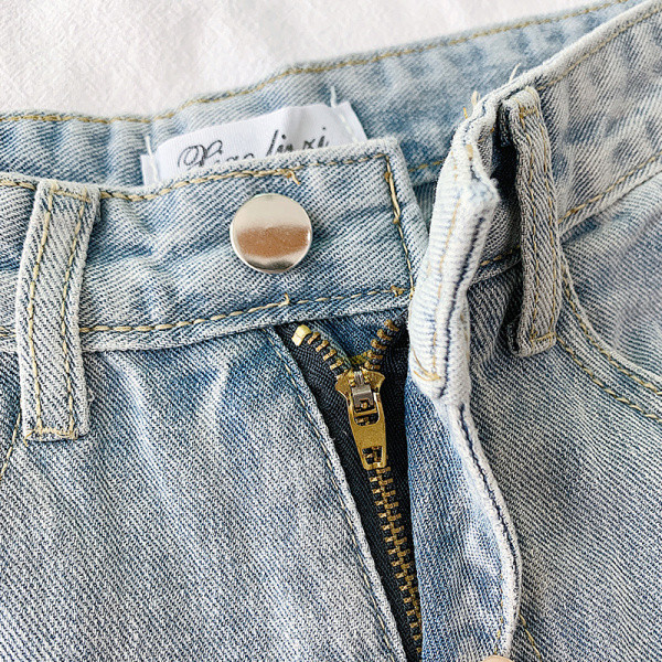 Blugi scurti de dama cu talie inalta si buzunare