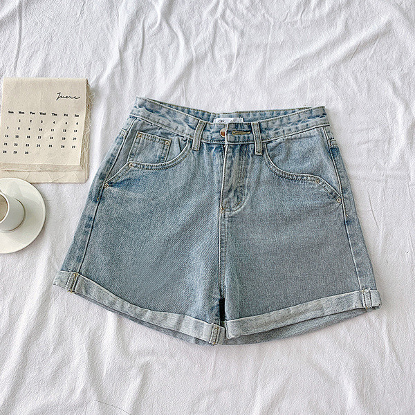 Blugi scurti de dama cu talie inalta si buzunare