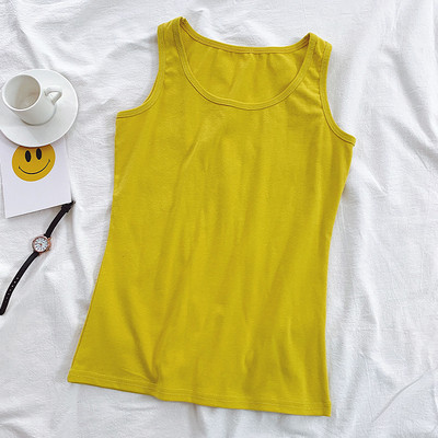 Vienkāršs sieviešu modelis ar apaļu kakla izgriezumu