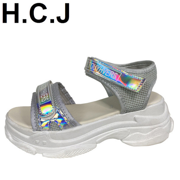 Sieviešu sandales ar augstām zolēm un velcro